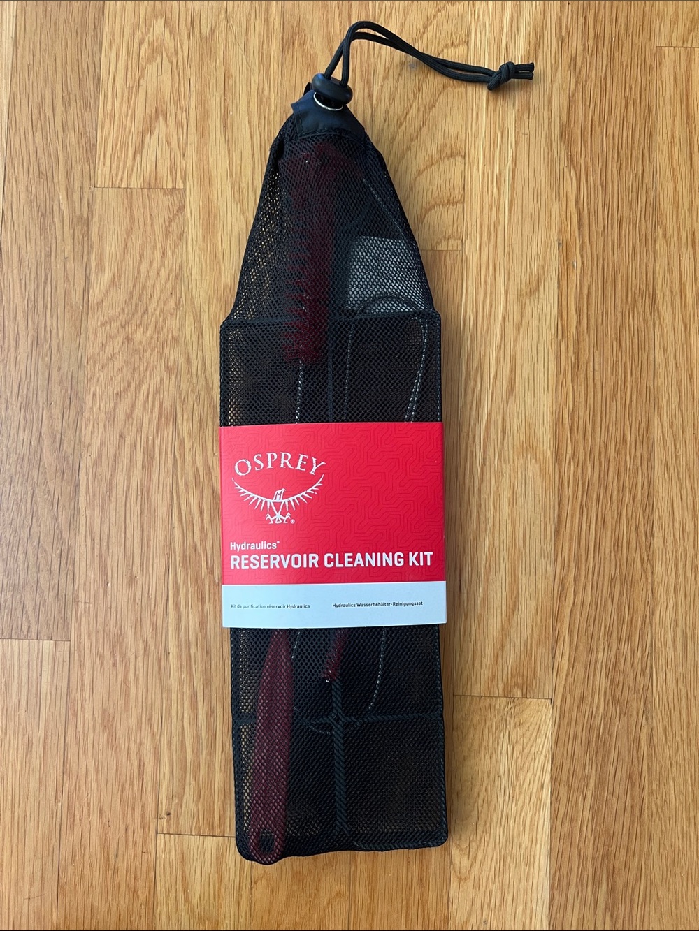 OSPREY Reservoir Cleaning Kit - Black and Red
